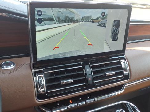 Used 2024 Lincoln Navigator Reserve AWD/4WD image 24