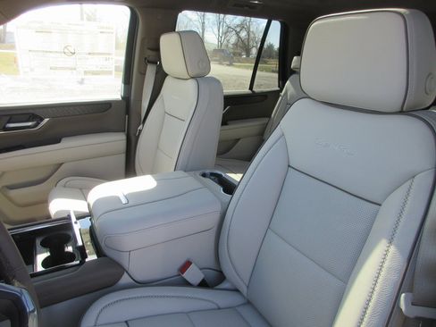 New 2026 GMC Yukon Denali image 12