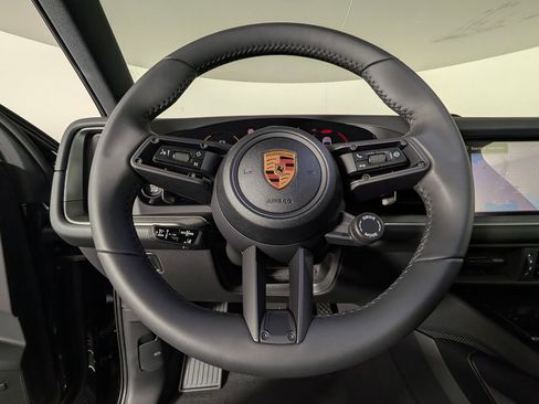 New 2026 Porsche Cayenne image 37