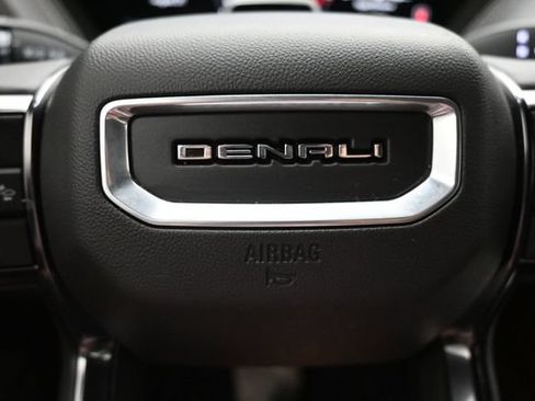 Used 2025 GMC Yukon Denali Ultimate AWD/4WD image 9
