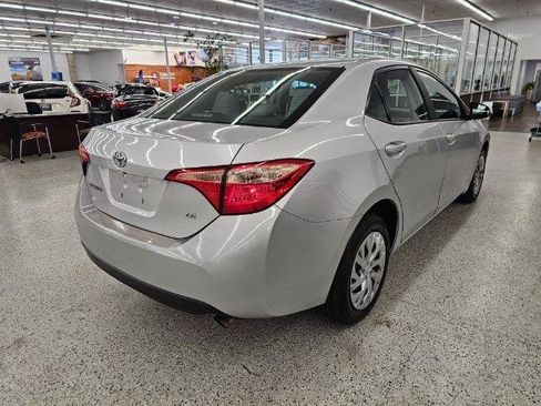 Used 2018 Toyota Corolla LE image 4