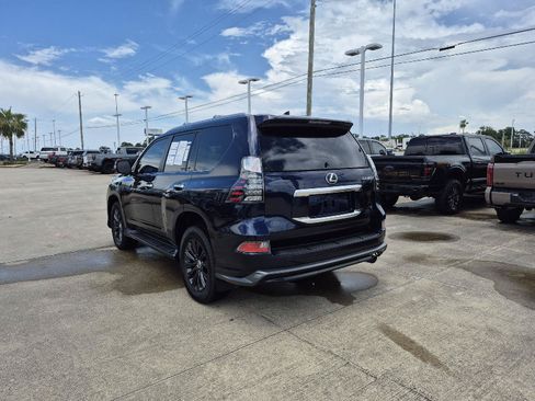 Used 2023 Lexus GX 460 Premium w/ Accessory Package AWD/4WD image 18
