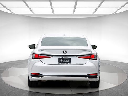 Used 2025 Lexus ES 300h w/ Accessory Package (Z2) FWD image 3