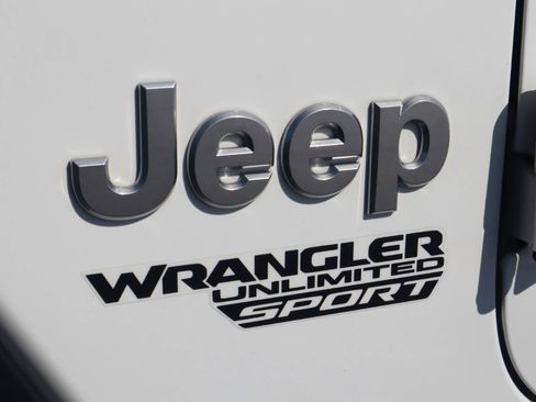 Used 2018 Jeep Wrangler Unlimited Sport S AWD/4WD image 23
