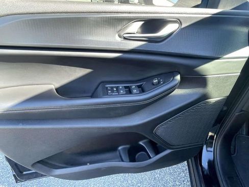 Used 2024 Jeep Grand Cherokee Altitude image 16