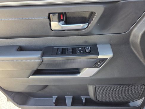 Certified 2024 Toyota Sequoia Platinum image 28