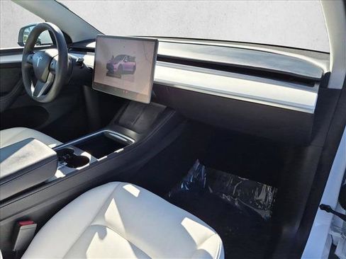 Used 2023 Tesla Model Y Long Range AWD/4WD image 23