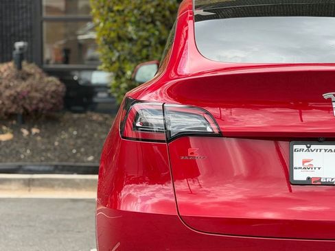 Used 2021 Tesla Model Y Long Range image 15