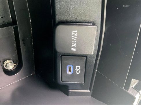 Used 2022 Toyota Corolla SE image 38