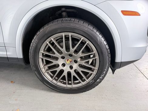 Used 2018 Porsche Cayenne Platinum Edition AWD/4WD image 4