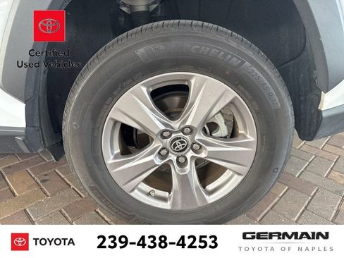 Used 2022 Toyota RAV4 LE AWD/4WD image 12