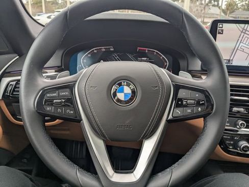 Used 2023 BMW 530i w/ Convenience Package image 30