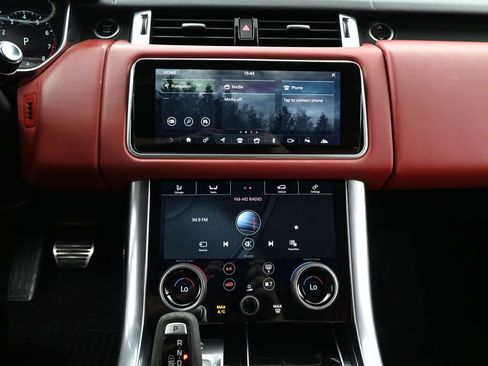 Used 2019 Land Rover Range Rover Sport HST image 28