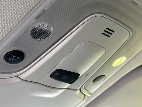 Used 2017 Toyota Prius Three image 22