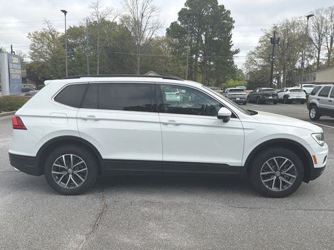 Used 2019 Volkswagen Tiguan SE image 4