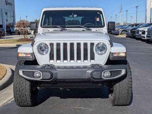 Used 2022 Jeep Wrangler Unlimited Sahara image 2