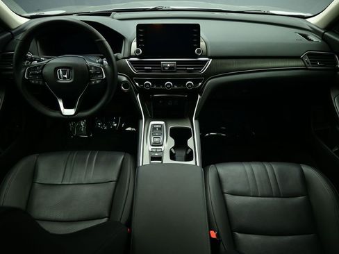 Used 2022 Honda Accord Touring image 4