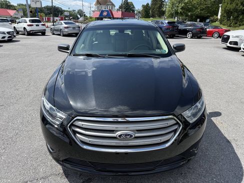 Used 2014 Ford Taurus SE FWD image 2