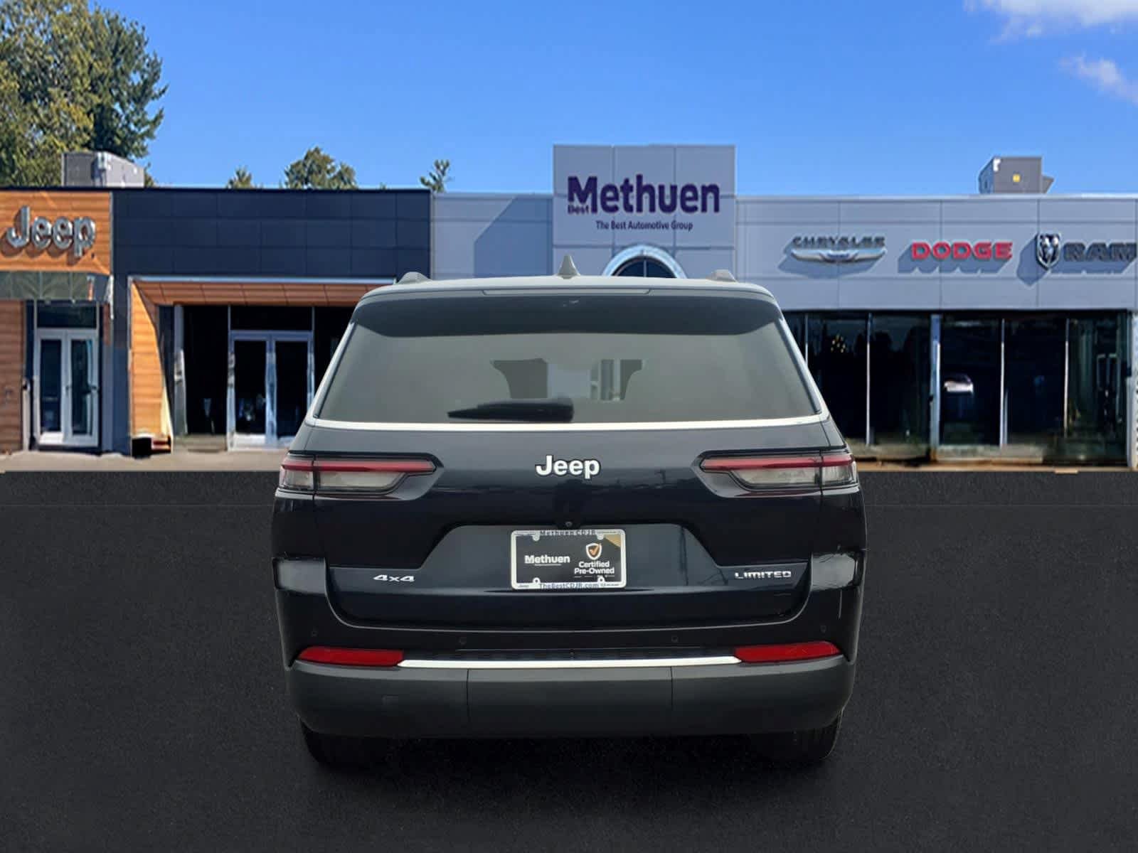 Used 2023 Jeep Grand Cherokee L Limited w/ Luxury Tech Group II AWD/4WD image 4
