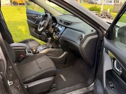 Used 2018 Nissan Rogue SV AWD/4WD image 8