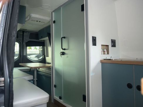 Used 2022 Mercedes-Benz Sprinter 2500 image 22