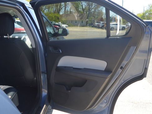 Used 2011 Chevrolet Equinox LT w/ Driver Convenience Package FWD image 24