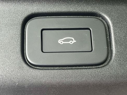 Used 2025 Land Rover Range Rover SE AWD/4WD image 18
