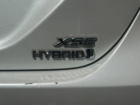 Used 2022 Toyota Camry XSE w/ Navigation Upgrade Package FWD image 8