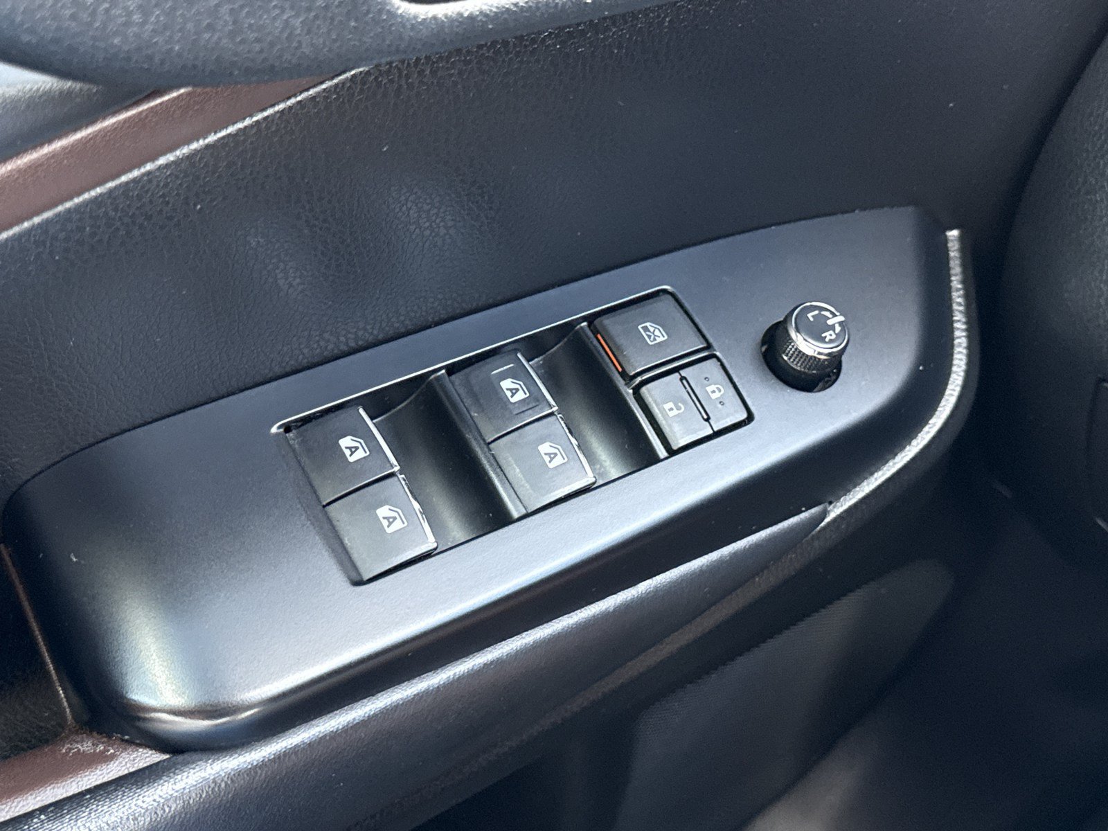 Used 2018 Toyota Highlander Limited Platinum AWD/4WD image 21