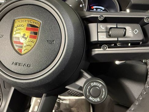 Certified 2026 Porsche Macan AWD/4WD image 38