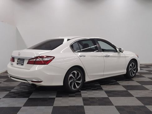 Used 2016 Honda Accord EX image 7