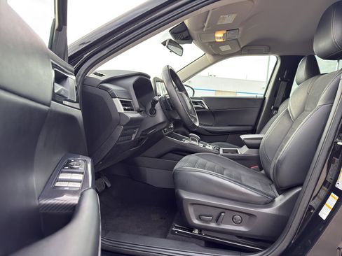 Used 2022 Mitsubishi Outlander SE image 11