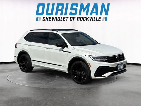Used 2024 Volkswagen Tiguan SE R-Line AWD/4WD image 1