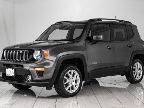 Used 2019 Jeep Renegade Latitude w/ Popular Equipment Group image 4