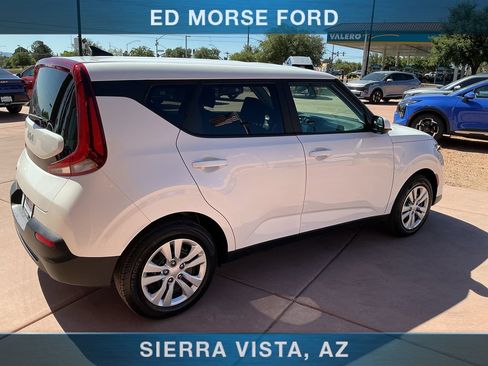 Used 2022 Kia Soul LX FWD image 4