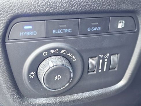 Certified 2023 Jeep Grand Cherokee 4WD 4xe w/ Luxury Tech Group II image 18