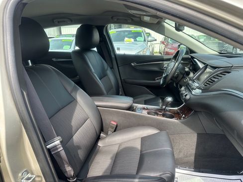 Used 2014 Chevrolet Impala LT w/ Convenience Package FWD image 13