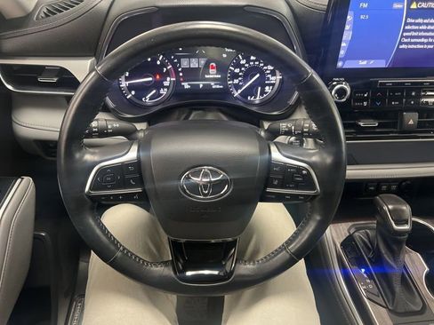 Used 2021 Toyota Highlander Platinum AWD/4WD image 27