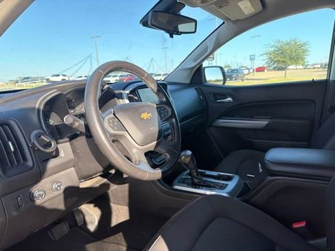 Used 2018 Chevrolet Colorado LT w/ Safety Package AWD/4WD image 12