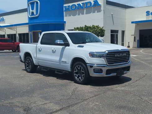 Used 2025 RAM 1500 Laramie AWD/4WD image 2
