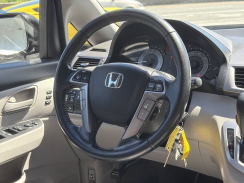 Used 2013 Honda Odyssey Touring image 24