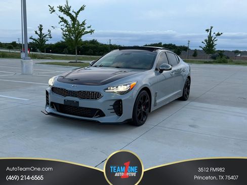 Used 2020 Kia Stinger GT1 RWD image 1