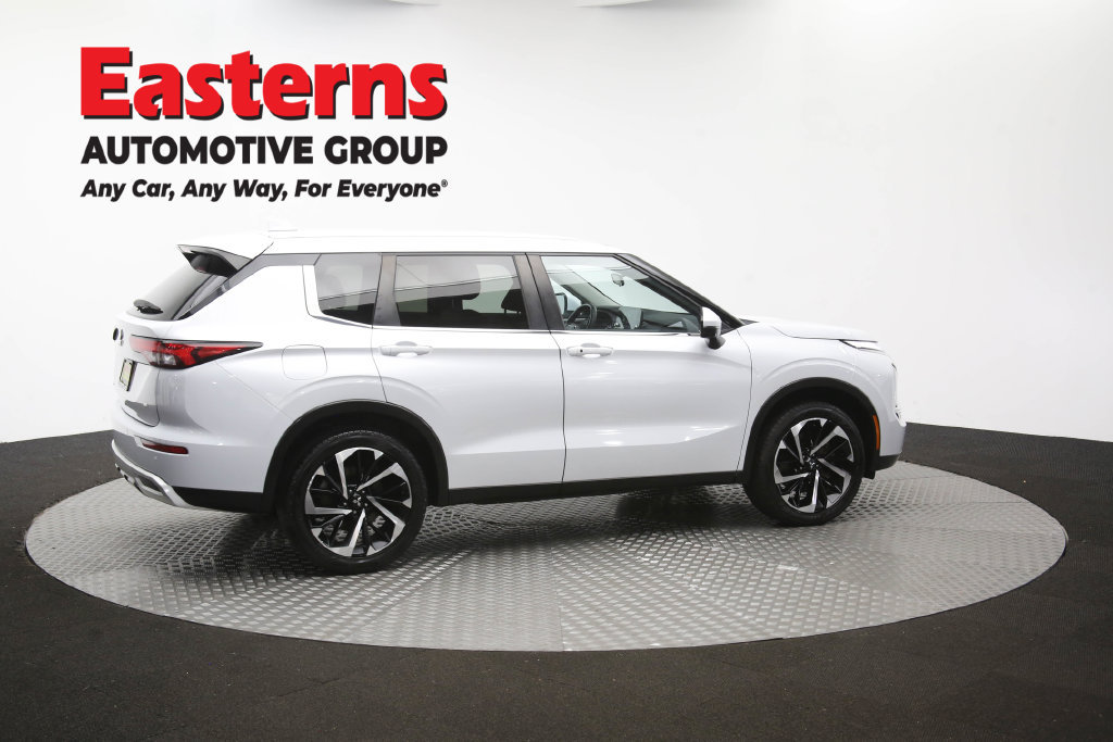 Used 2024 Mitsubishi Outlander SE FWD image 41