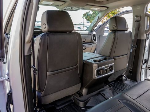 Used 2023 GMC Sierra 3500 Denali w/ Denali Ultimate Package image 33