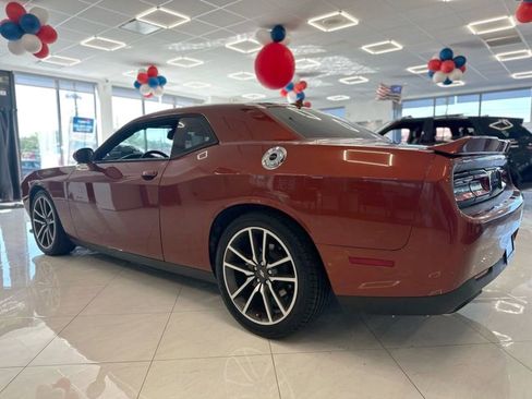 Used 2021 Dodge Challenger R/T w/ Plus Package image 10