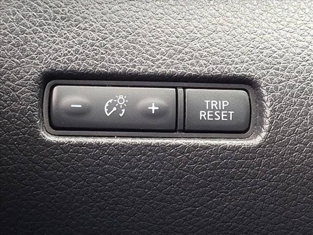 Used 2016 Nissan Rogue S FWD image 17
