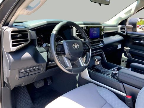 Used 2022 Toyota Tundra SR5 AWD/4WD image 17