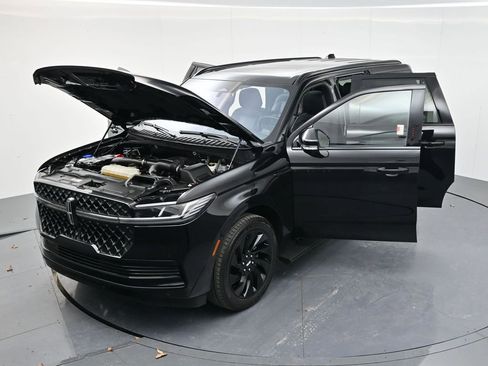 Used 2025 Lincoln Navigator L Reserve w/ Jet Appearance Package image 65