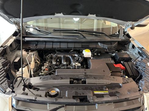 Used 2025 Nissan Pathfinder SV FWD image 34