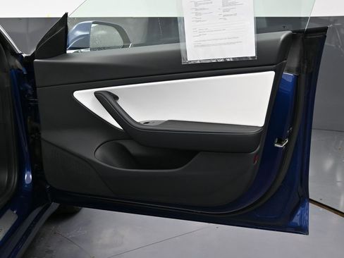 Used 2020 Tesla Model 3 Long Range image 37